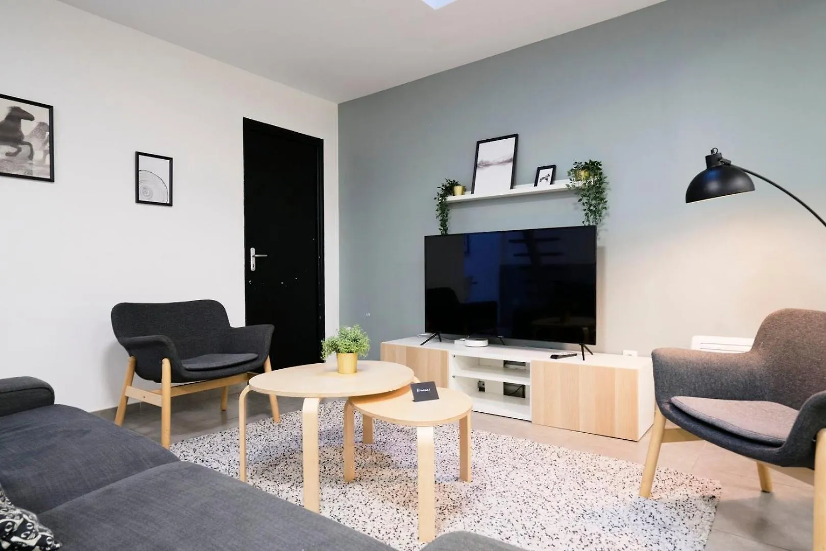 4 Bedroom Apartment With Parking ! Lille