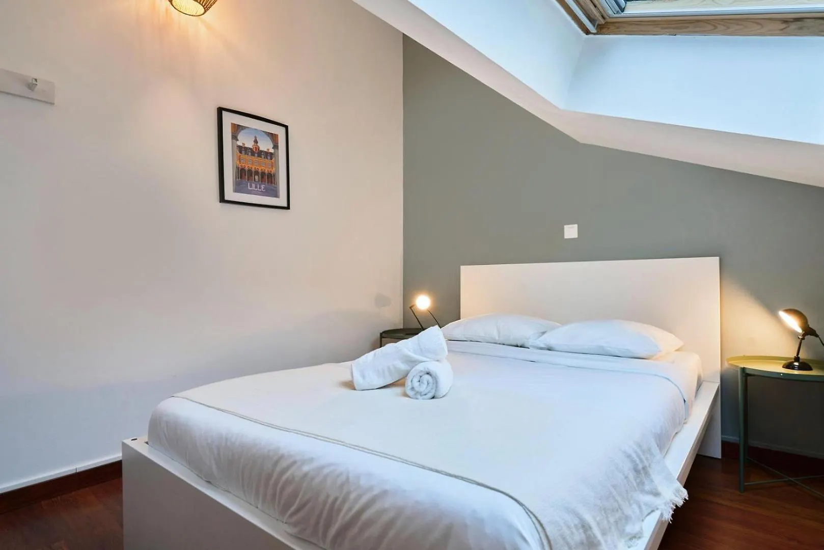 4 Bedroom Apartment With Parking ! Lille