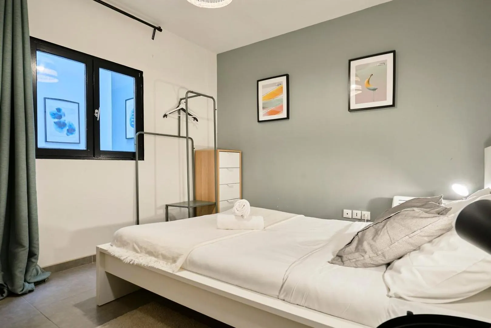 4 Bedroom Apartment With Parking ! Lille