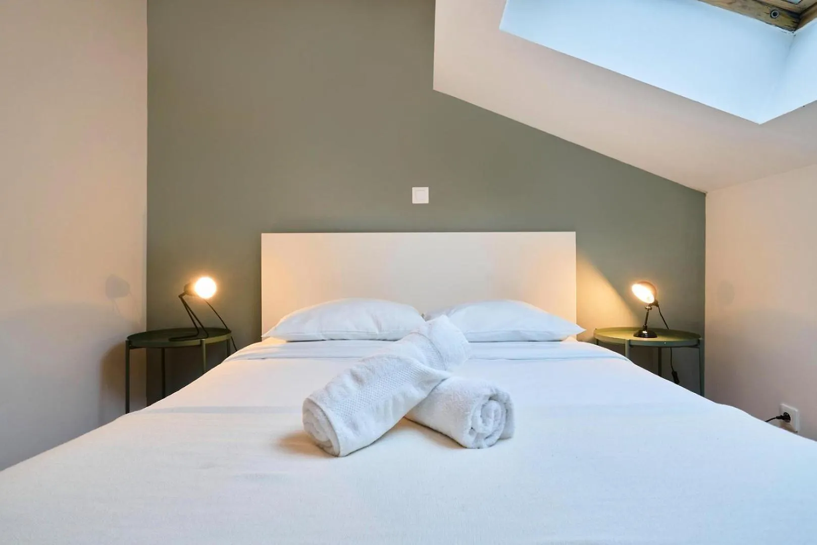 4 Bedroom Apartment With Parking ! Λιλ 0*,  Γαλλία
