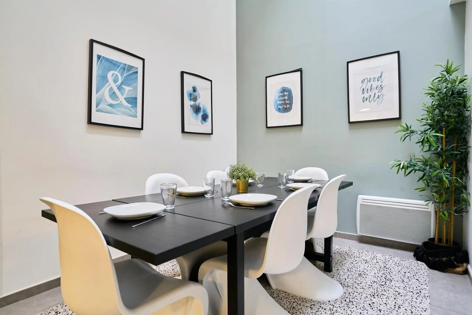 4 Bedroom Apartment With Parking ! Λιλ